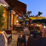 & Restaurant Le Saint Jean 卡尔热斯