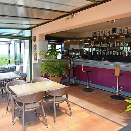 & Restaurant Le Saint Jean Отель 2*