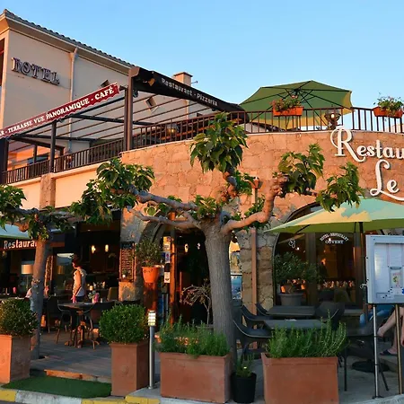 Отель & Restaurant Le Saint Jean 2*