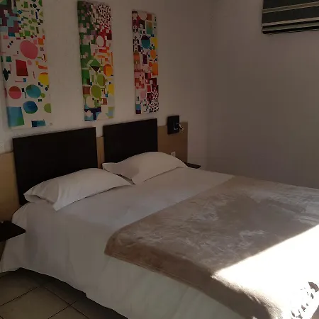 & Restaurant Le Saint Jean 2*