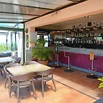 & Restaurant Le Saint Jean מלון 2*