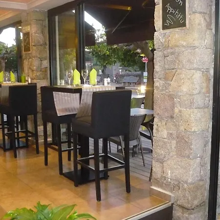 酒店 & Restaurant Le Saint Jean 卡尔热斯
