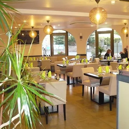 酒店 & Restaurant Le Saint Jean 2*