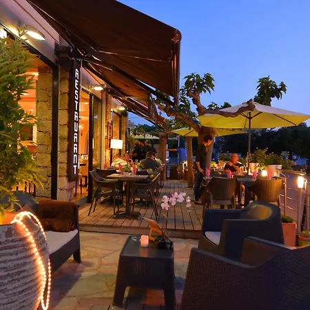 & Restaurant Le Saint Jean Cargèse