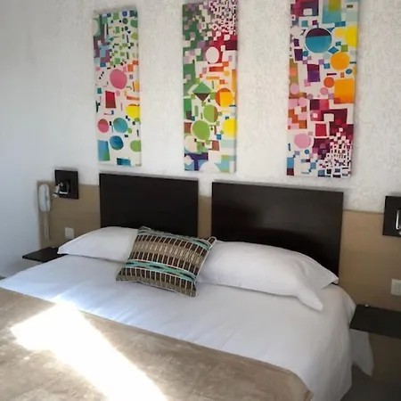 & Restaurant Le Saint Jean 2* Cargèse