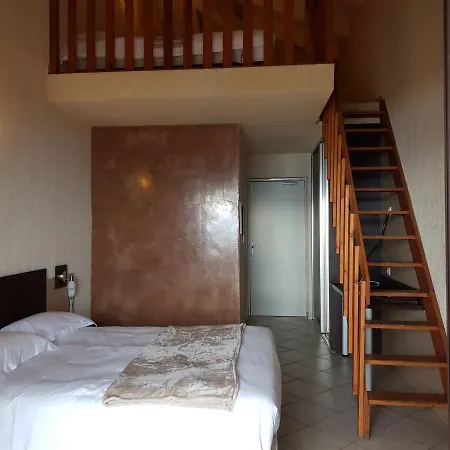 Hotell & Restaurant Le Saint Jean 2*