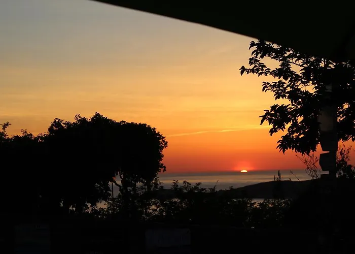 & Restaurant Le Saint Jean ホテル 2*