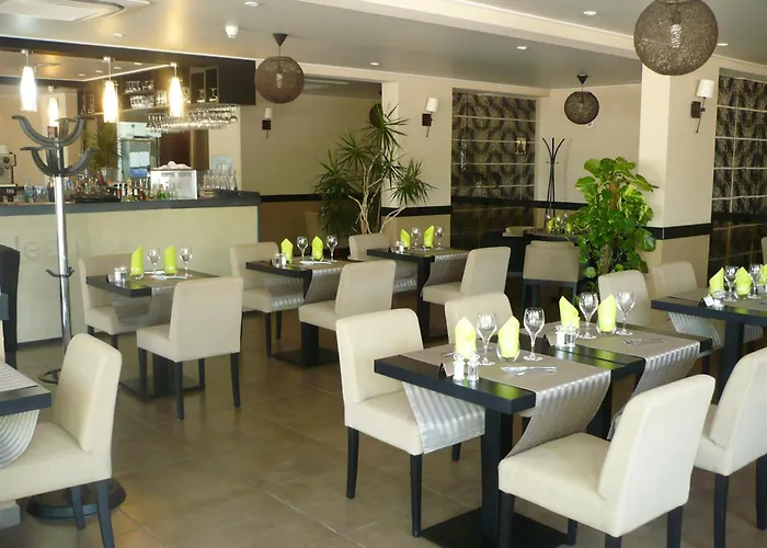 Ξενοδοχείο & Restaurant Le Saint Jean 2*