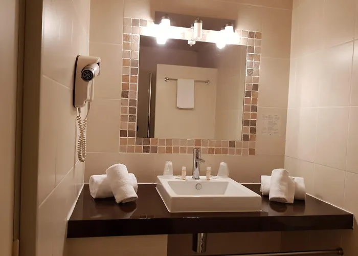 & Restaurant Le Saint Jean カルジェーズ