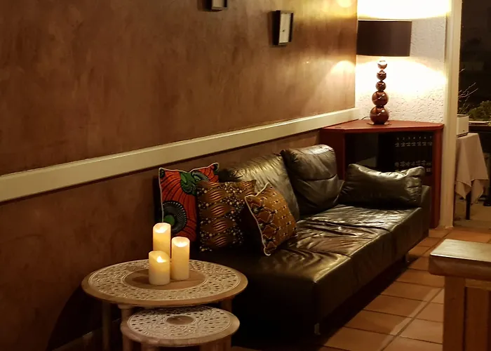 & Restaurant Le Saint Jean 2* カルジェーズ