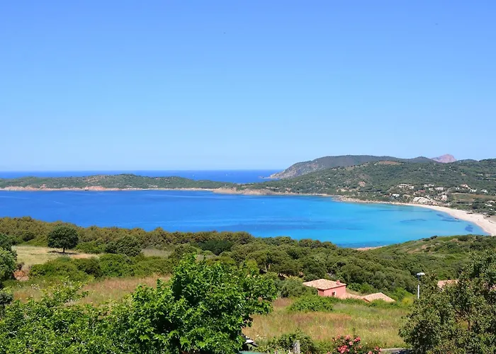 & Restaurant Le Saint Jean 2* カルジェーズ