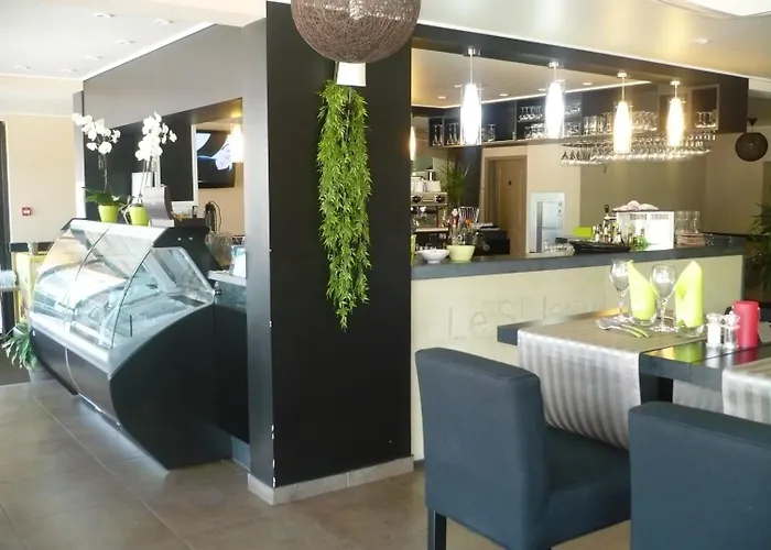 & Restaurant Le Saint Jean 2*