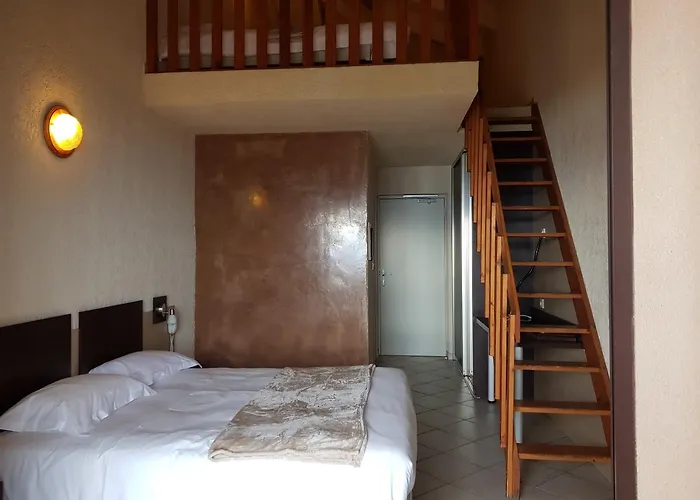 ホテル & Restaurant Le Saint Jean 2*