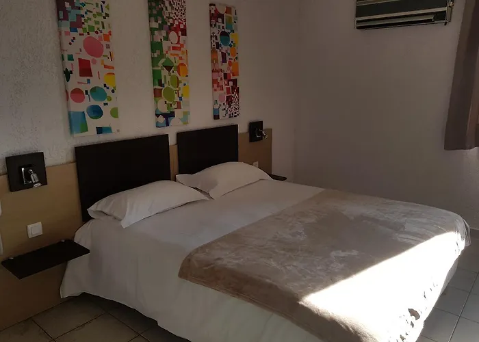 & Restaurant Le Saint Jean 2*